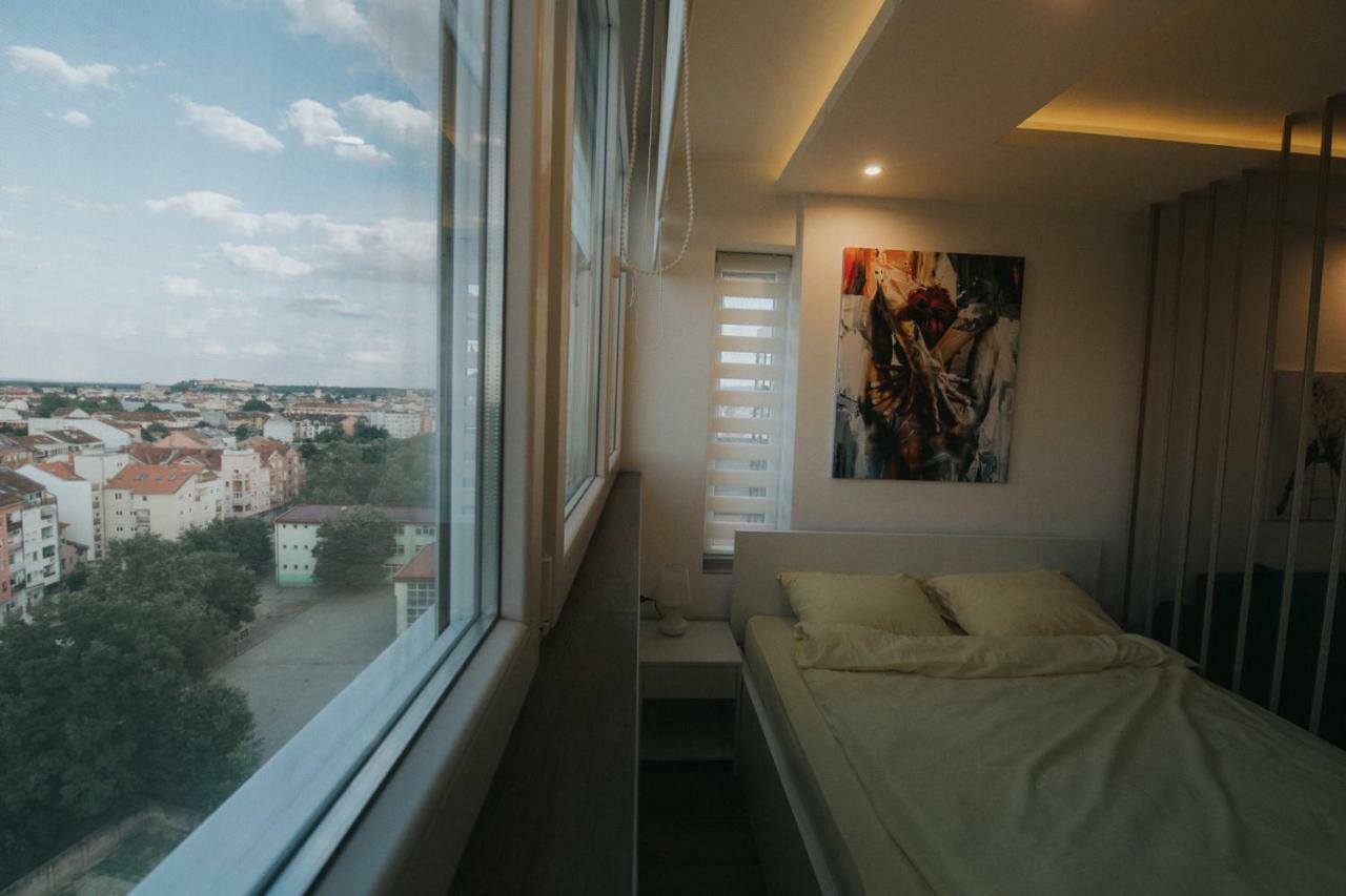 Penthouse56 Apartman Újvidék Kültér fotó